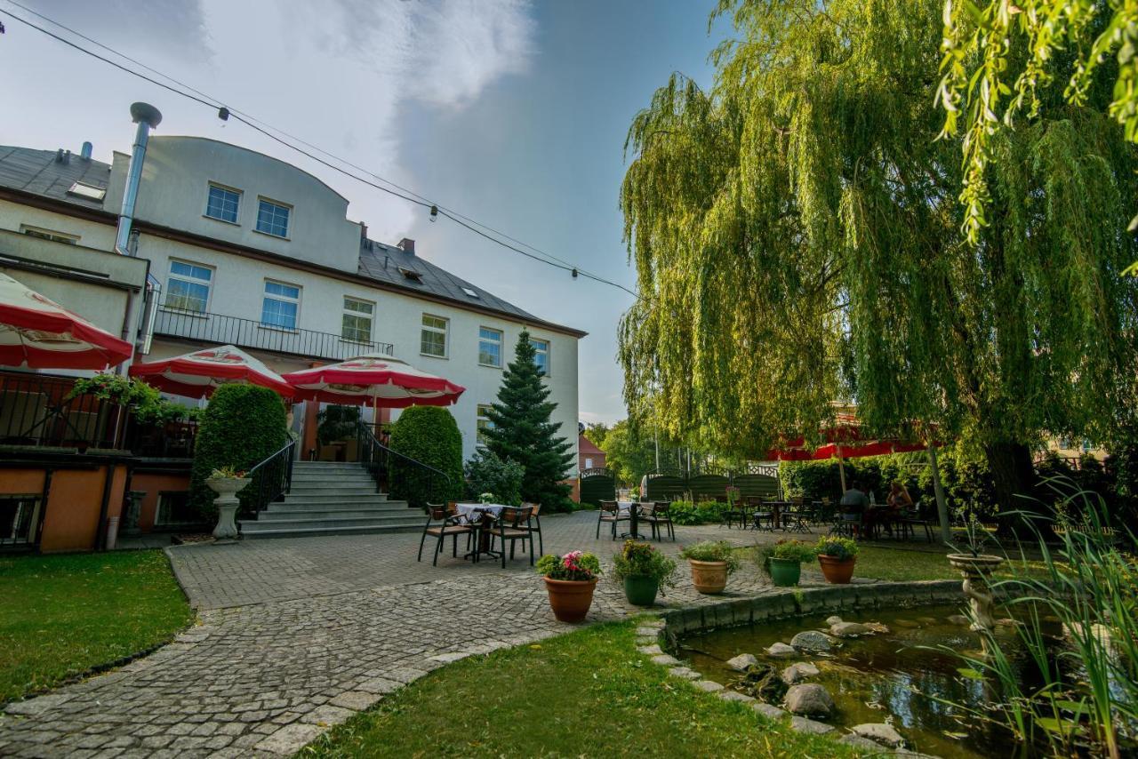 Hotel Bialy Domek Wałcz Εξωτερικό φωτογραφία
