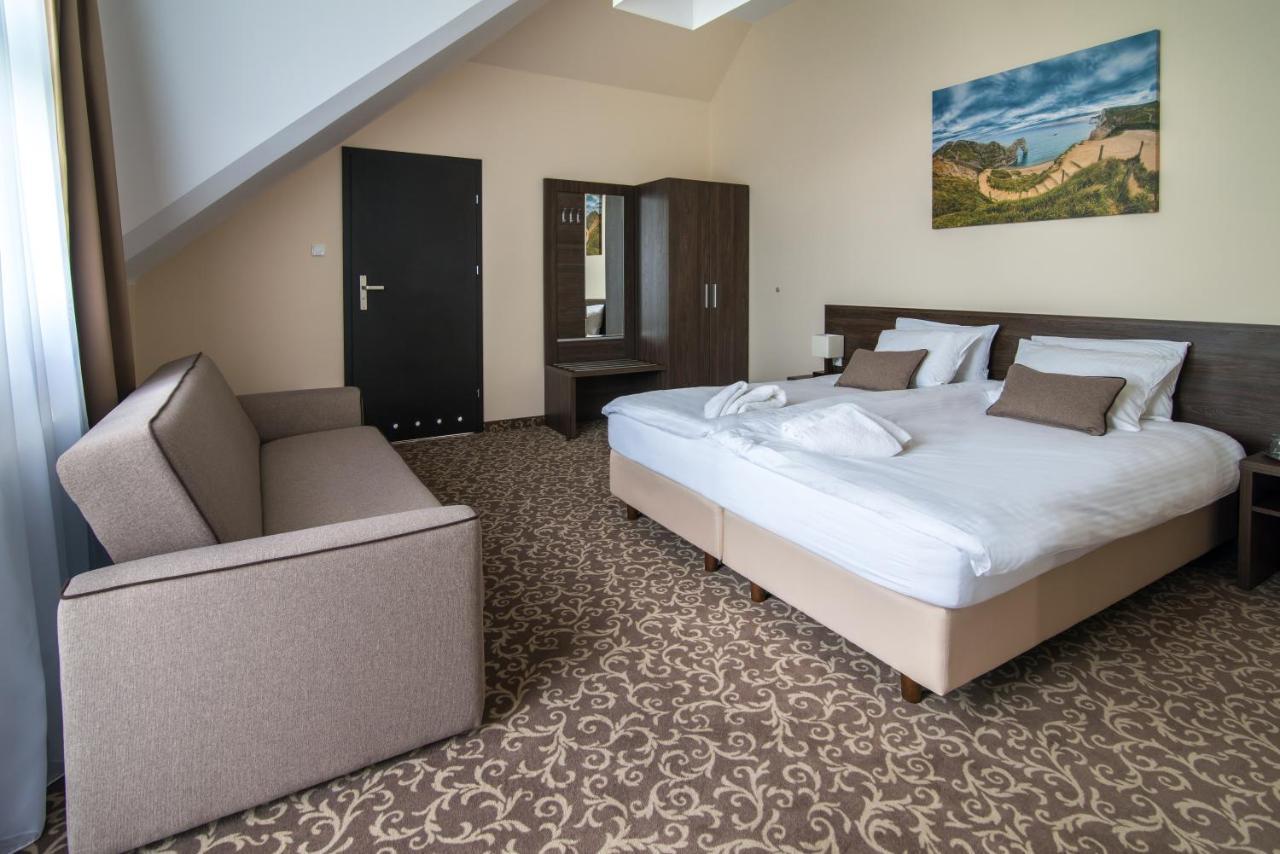 Hotel Bialy Domek Wałcz Εξωτερικό φωτογραφία