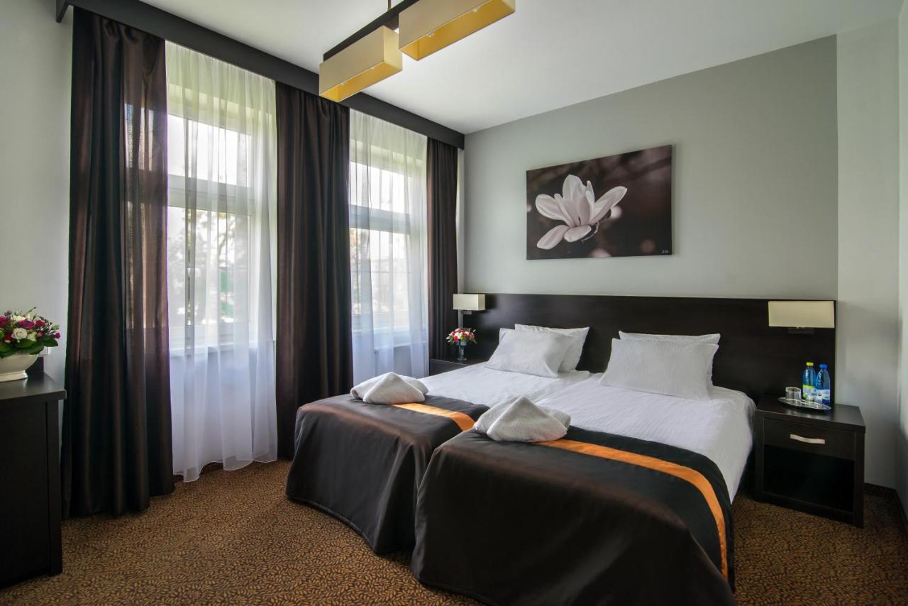 Hotel Bialy Domek Wałcz Εξωτερικό φωτογραφία